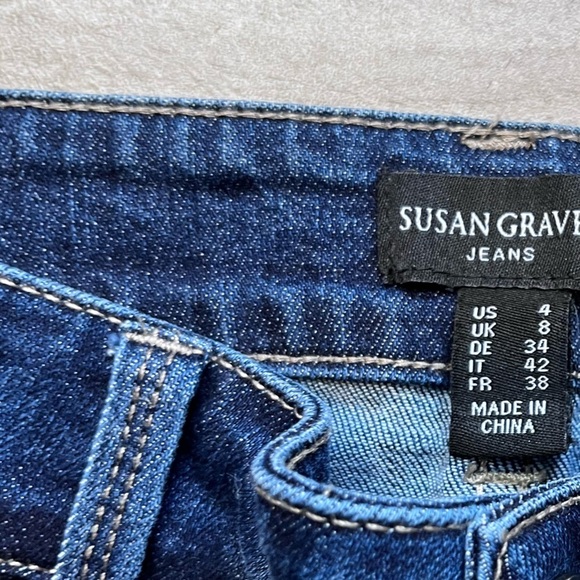 SUSAN GRAVER Women's Capri Pants Size 4 Blue Raw Hem Leg Buttons 5-Pocket - Picture 3 of 7